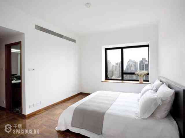 Mid Levels Central - Queen's Garden 04