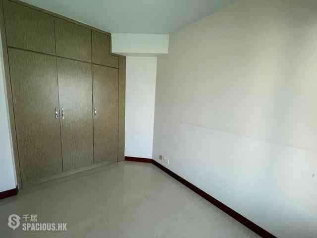 Kennedy Town - The Merton Tower 1 09