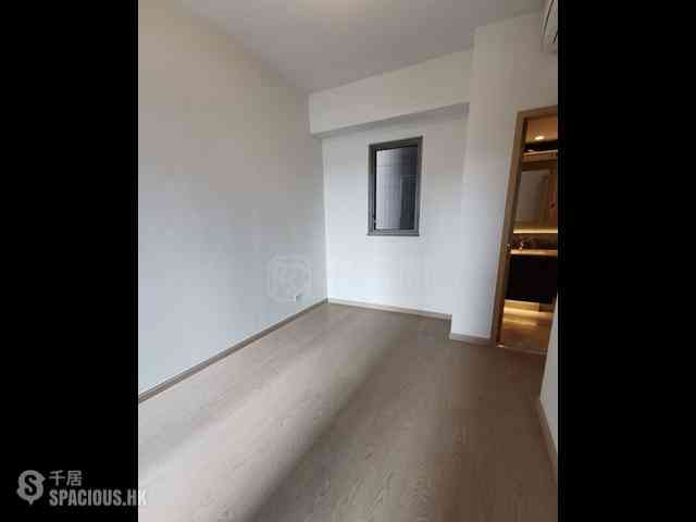 Wong Chuk Hang - The Southside Phase 2 La Marina Tower 2A 03