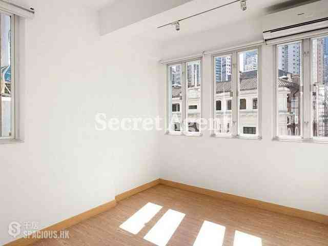 Central - Sunny Building 08