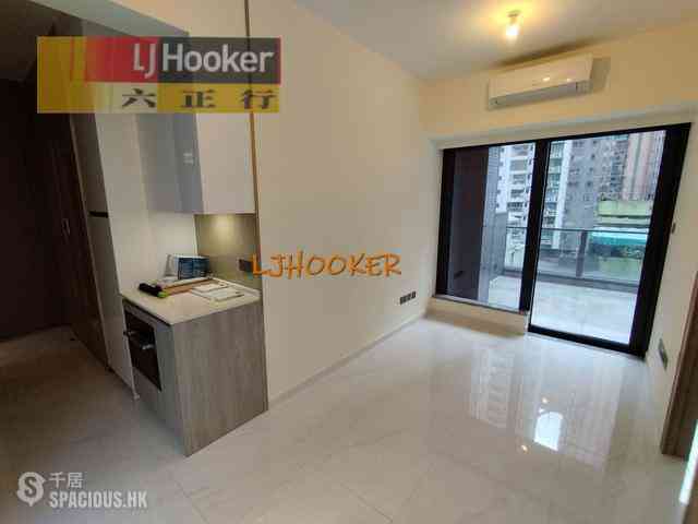Sai Ying Pun - The Queens 05