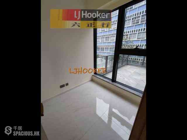 Sai Ying Pun - The Queens 10