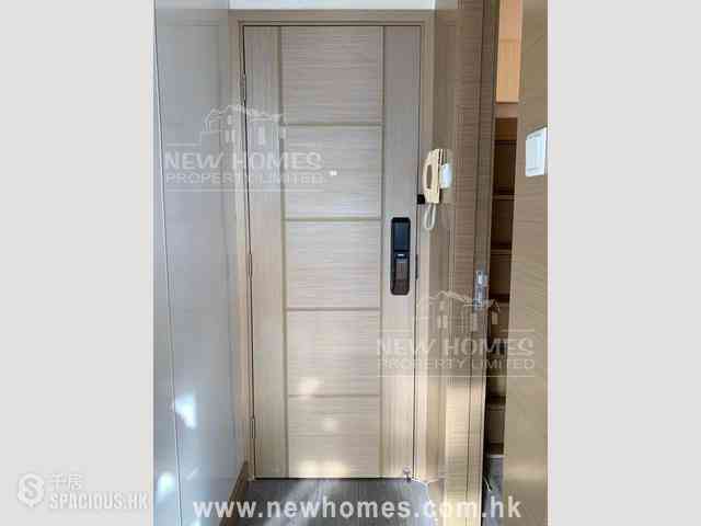 Tai Hang - Gold King Mansion 01