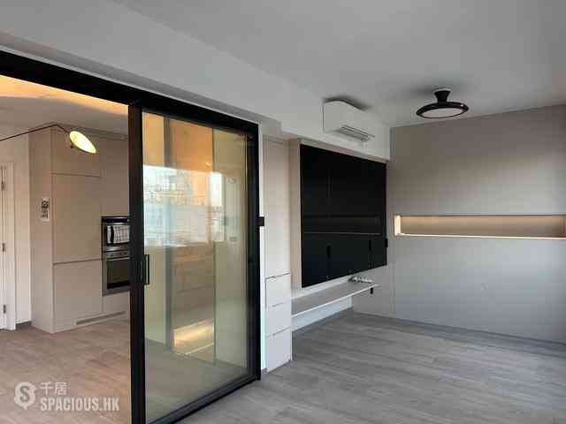 Mid Levels Central - Ying Fai Court 05