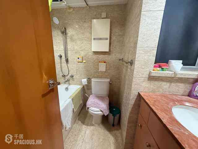 West Kowloon - The Waterfront Phase 1 Block 3 04