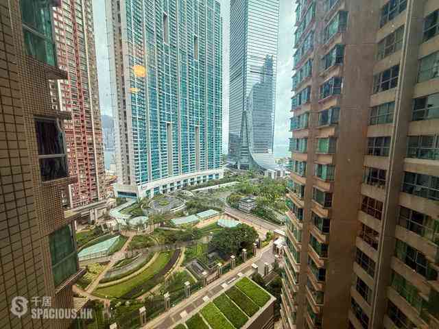 West Kowloon - The Waterfront Phase 1 Block 3 05