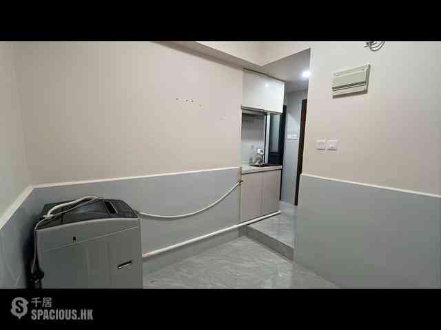 Mong Kok - Sun Fai Building 03