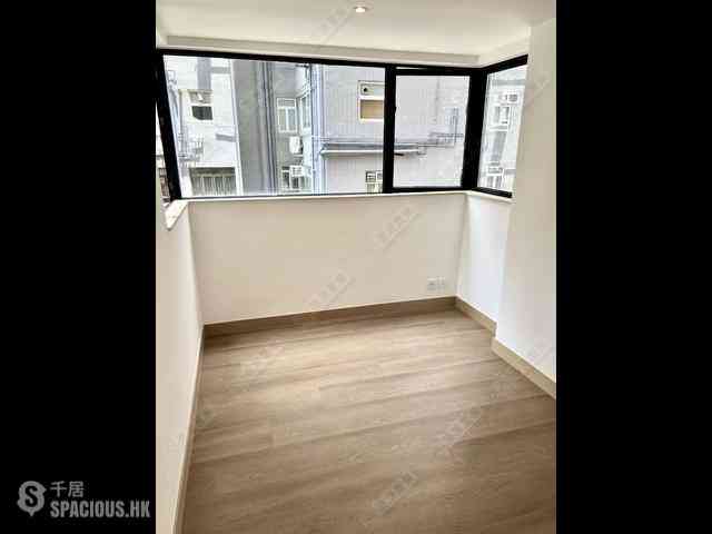 Mid Levels Central - 62B, Robinson Road 04