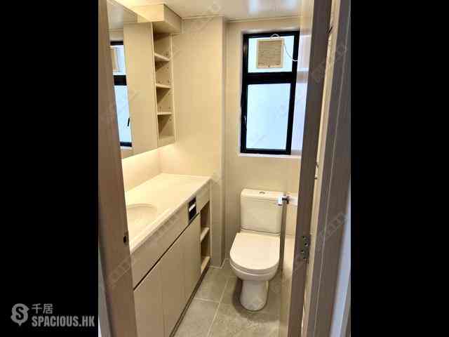 Mid Levels Central - 62B, Robinson Road 08
