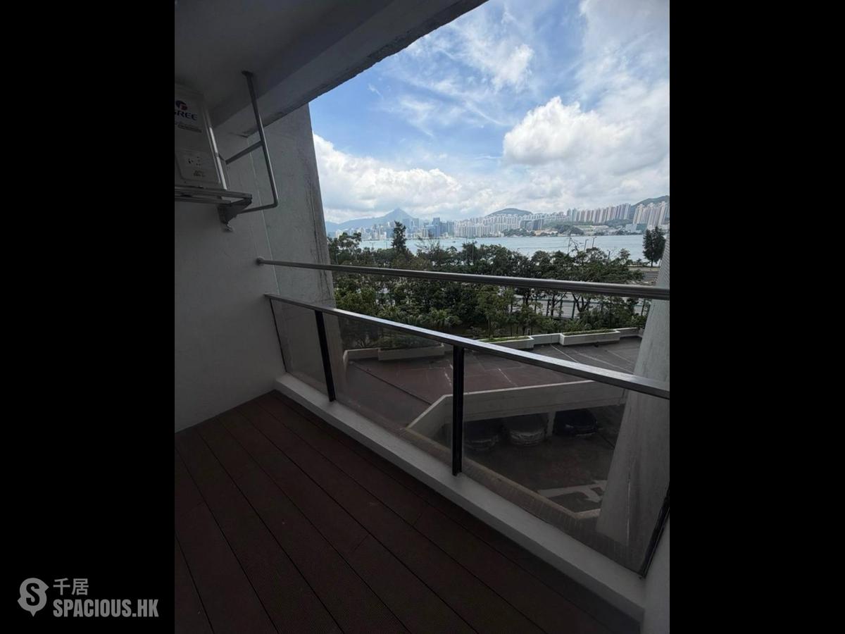 Tai Koo Shing - Tai Koo Shing Harbour View Gardens (East) Wisteria Mansion 01