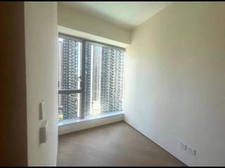 Lohas Park - Lohas Park Phase 11C Villa Garda II Tower 2B 02