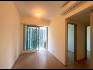 Lohas Park - Lohas Park Phase 11C Villa Garda II Tower 2B 04