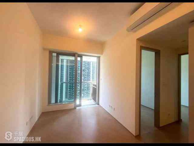 Lohas Park - Lohas Park Phase 11C Villa Garda II Tower 2B 04