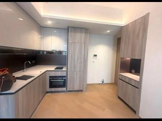 Lohas Park - Lohas Park Phase 11C Villa Garda II Tower 2B 06
