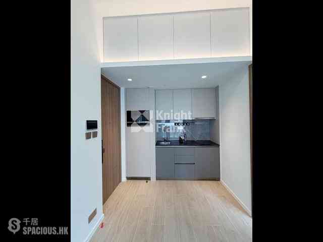 Sai Ying Pun - Des Voeux W Residence 02