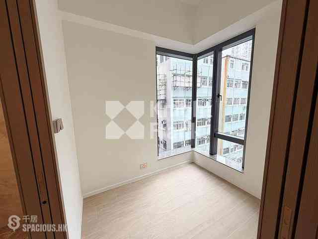 Sai Ying Pun - Des Voeux W Residence 04