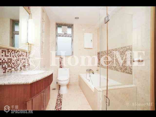 Pok Fu Lam - Villas Sorrento 12