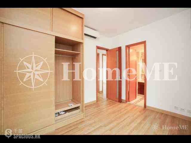 Pok Fu Lam - Villas Sorrento 13