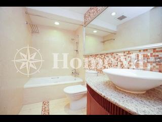 Pok Fu Lam - Villas Sorrento 05