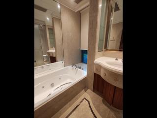 Mid Levels Central - Regence Royale 03