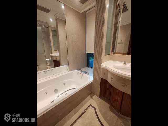 Mid Levels Central - Regence Royale 03
