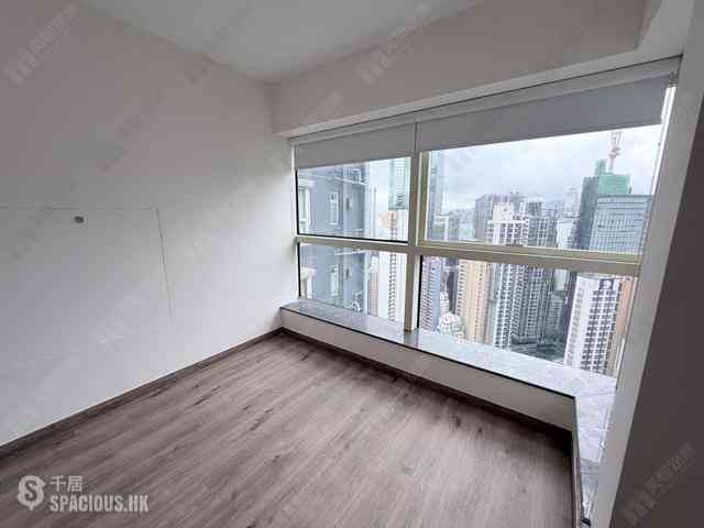 Soho - Centrestage 02