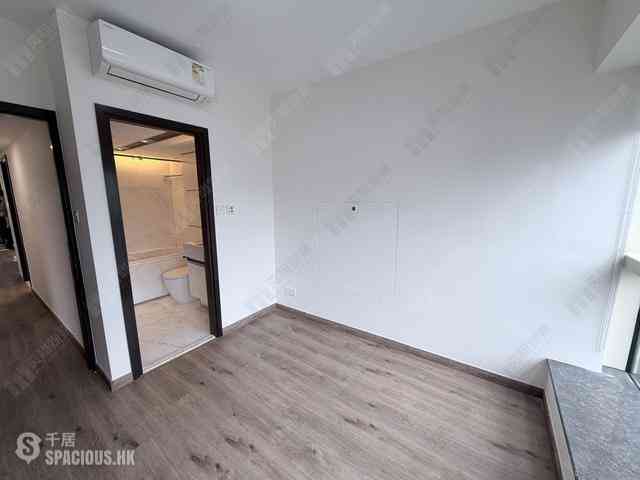 Soho - Centrestage 03