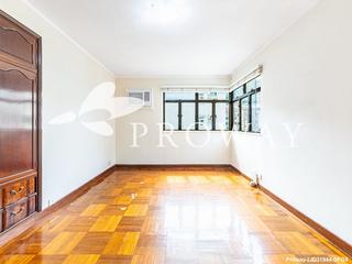 Happy Valley - Antonia House 07