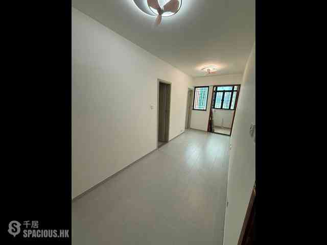 Sai Ying Pun - Fung King Court 02