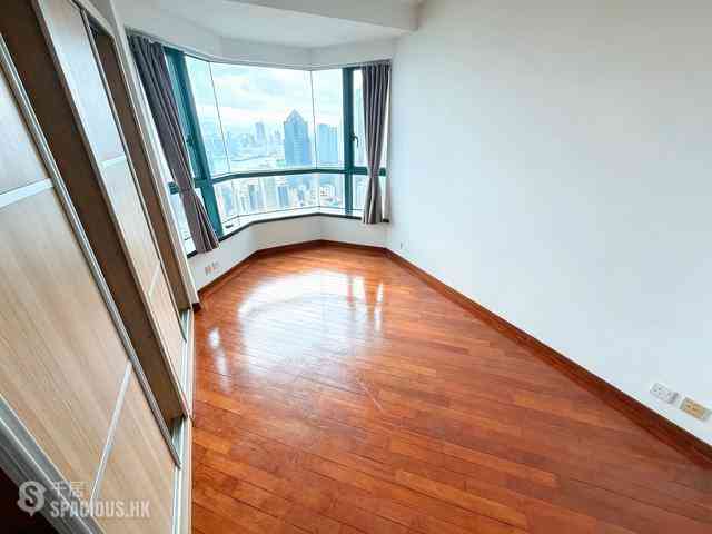 Mid Levels West - 80 Robinson Road 03