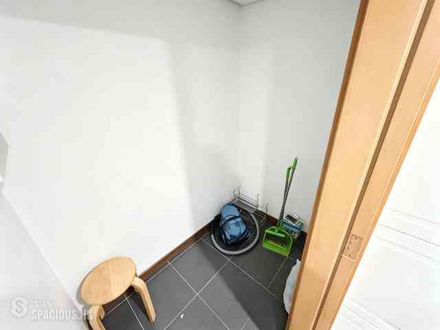 Mid Levels West - 80 Robinson Road 10
