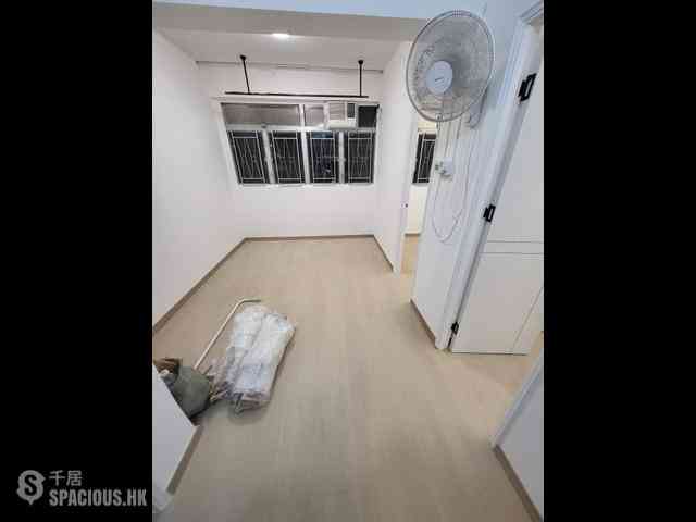 Sai Ying Pun - 224-226, Des Voeux Road West 01