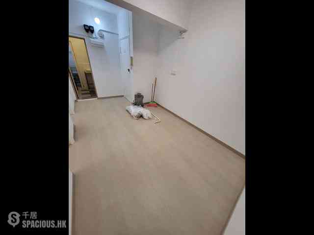 Sai Ying Pun - 224-226, Des Voeux Road West 02