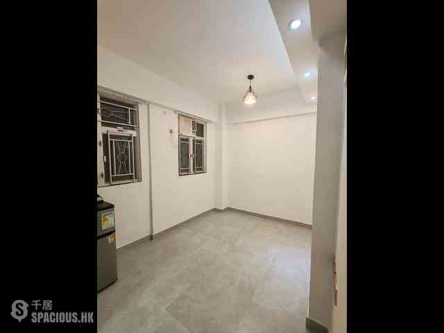 Wan Chai - Hung Yip Building 04