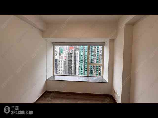 Soho - Centrestage 02