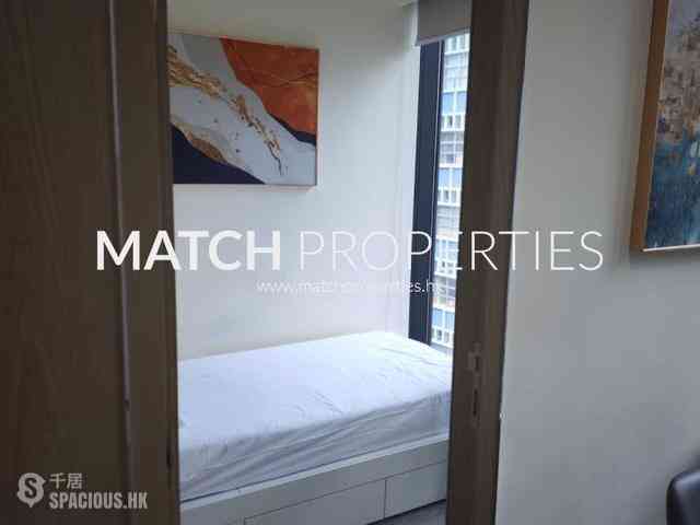 Sai Ying Pun - The Queens 07