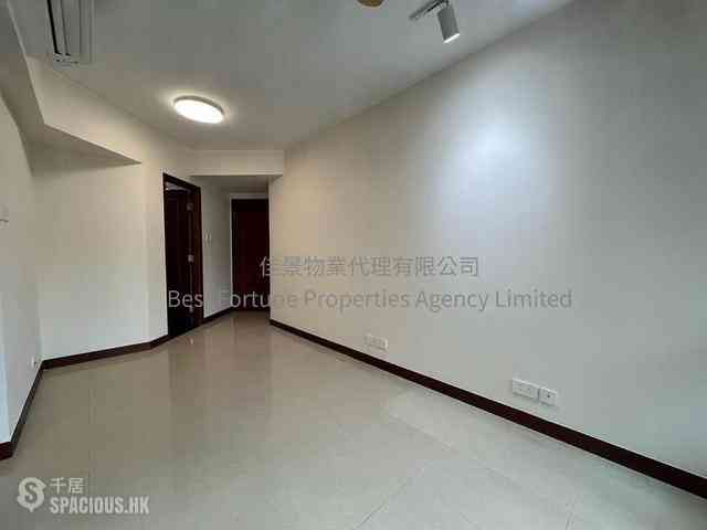 Kennedy Town - The Merton 03