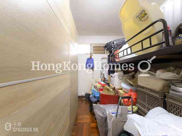 Mid Levels West - Hing Wah Mansion 06