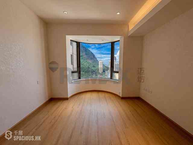 Mid Levels Central - Garden Terrace 07
