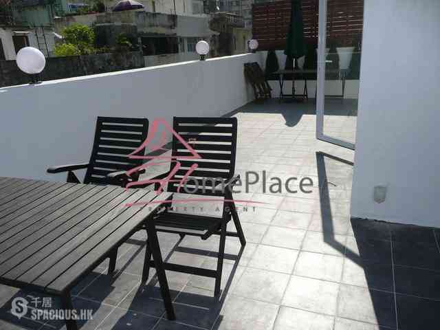 Poho - 45-47, Sai Street 01