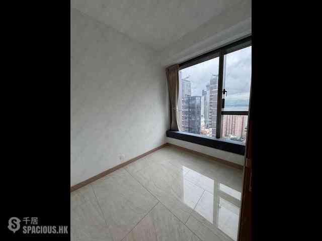 Sai Ying Pun - King's Hill 05
