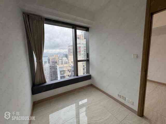 Sai Ying Pun - King's Hill 06