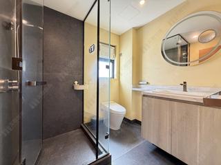 Mid Levels East - Bowen Place 11