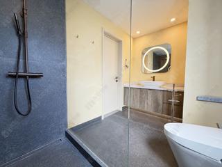 Mid Levels East - Bowen Place 12