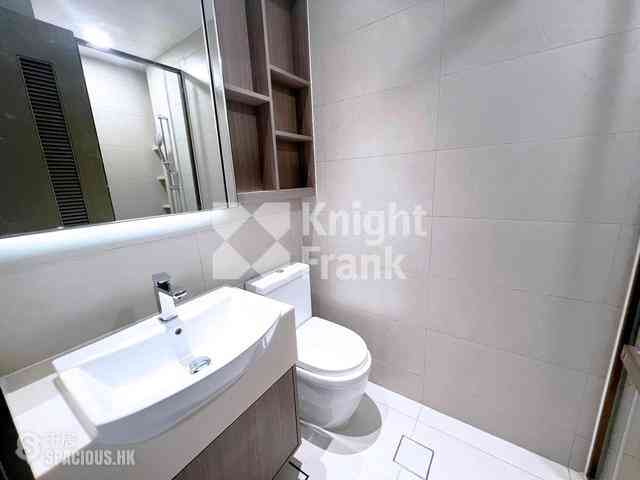 Tai Kok Tsui - L・Living 23 07