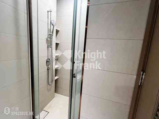 Tai Kok Tsui - L・Living 23 08