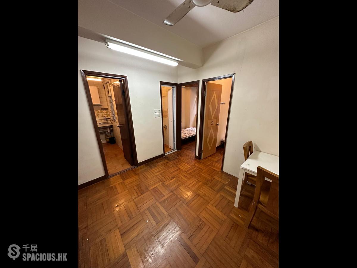 Shek Tong Tsui - Kam Ling Court Block 2 (Block B) 01