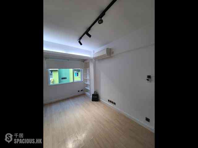 Poho - 176-178, Hollywood Road 02