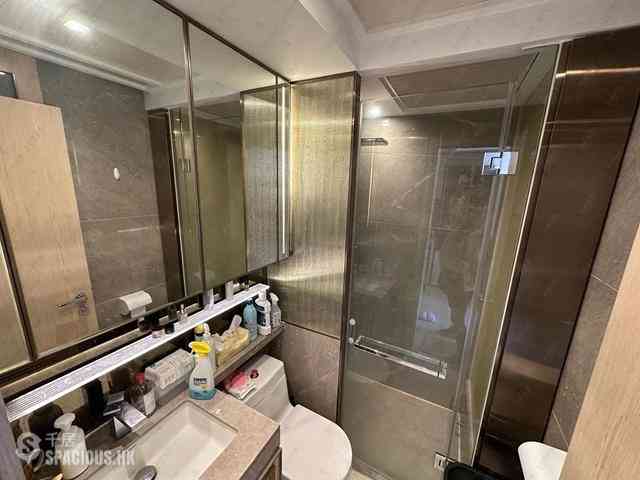 Sai Ying Pun - King's Hill 04