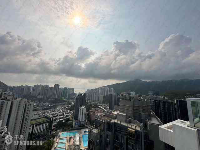 Wong Chuk Hang - The Southside Phase 1 Southland Tower 1A 01